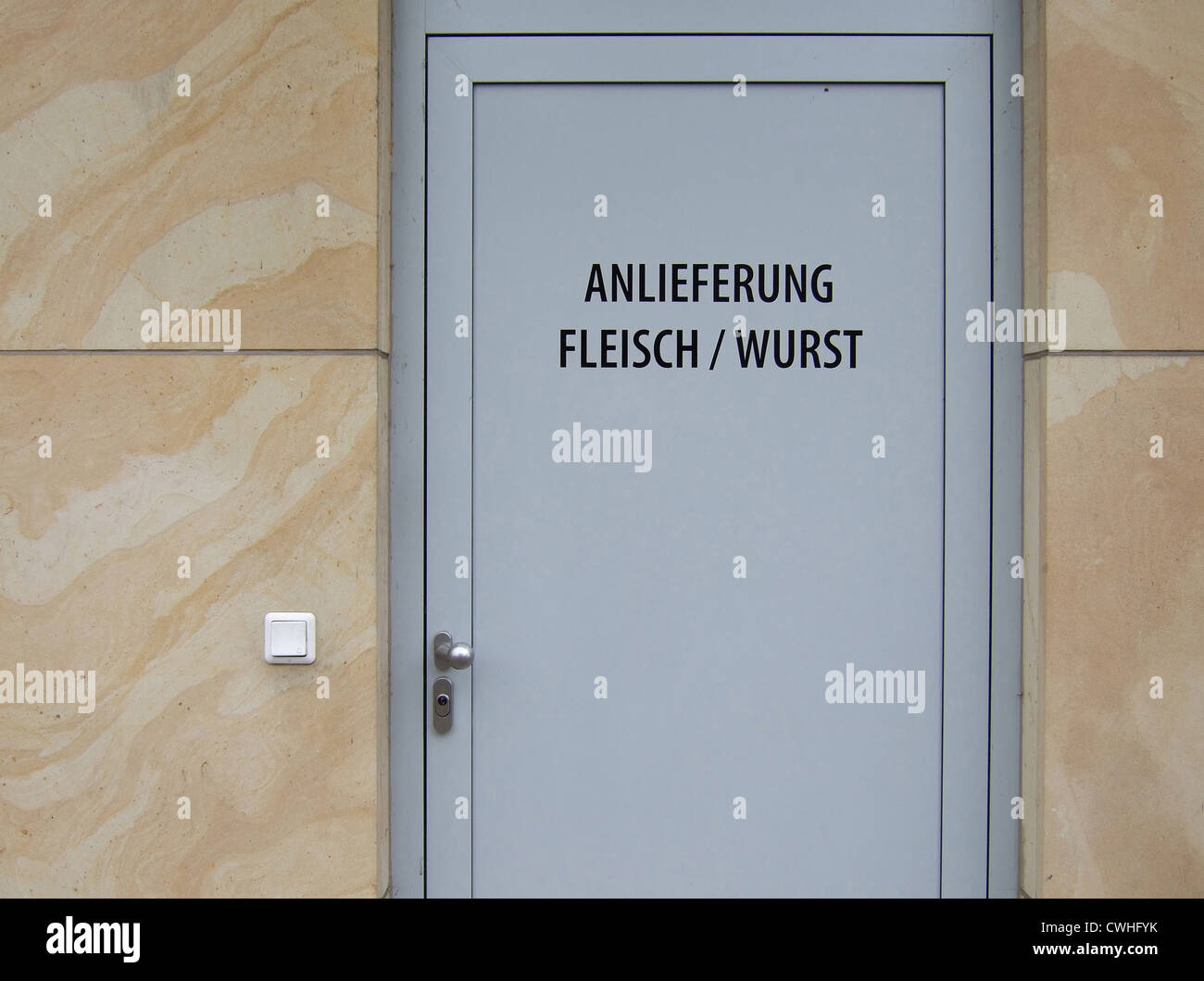 Berlin, front door delivery for meat / meat Stock Photo Alamy