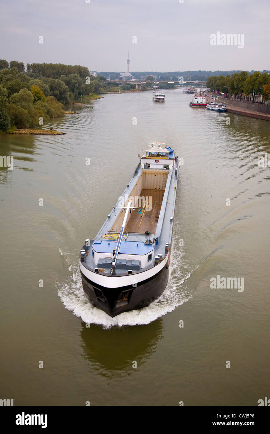 Empty boat river hi-res stock photography and images - Alamy