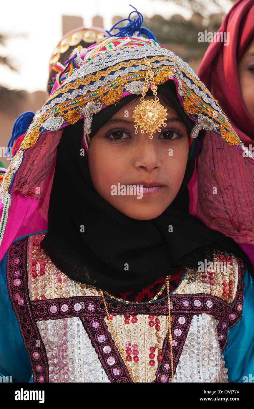 Elk207-1568v Oman, Muscat, Muscat Festival, girl in traditional dance costume Stock Photo