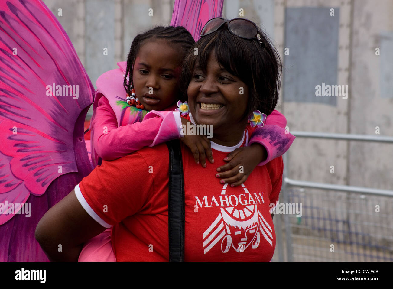 Notting hill carnival dancer back hi-res stock photography and images ...