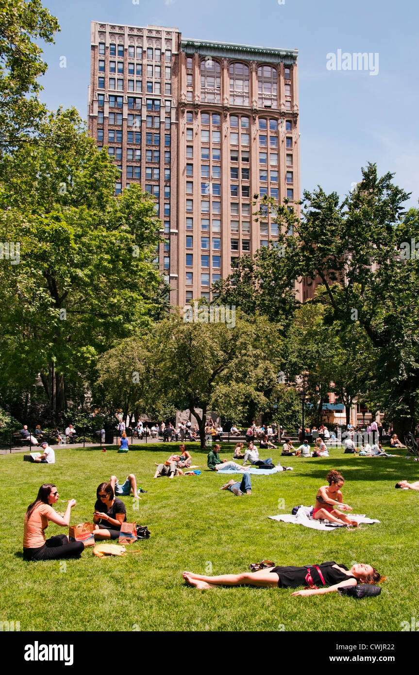 Madison Square Park Manhattan New York City Flatiron Building District Stock Photo Alamy