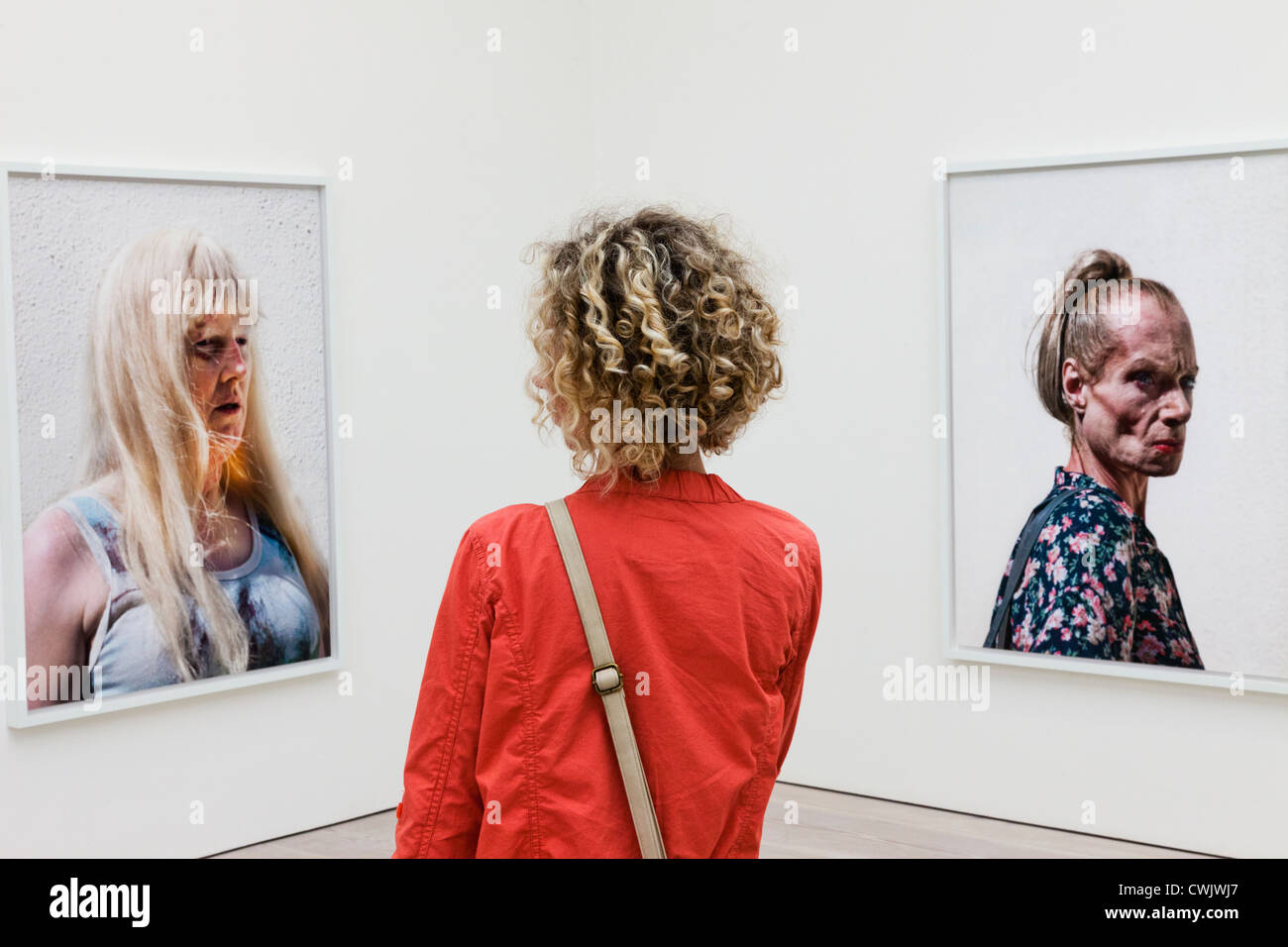 England, London, Chelsea, The Saatchi Gallery, Interior Exhibits Stock ...