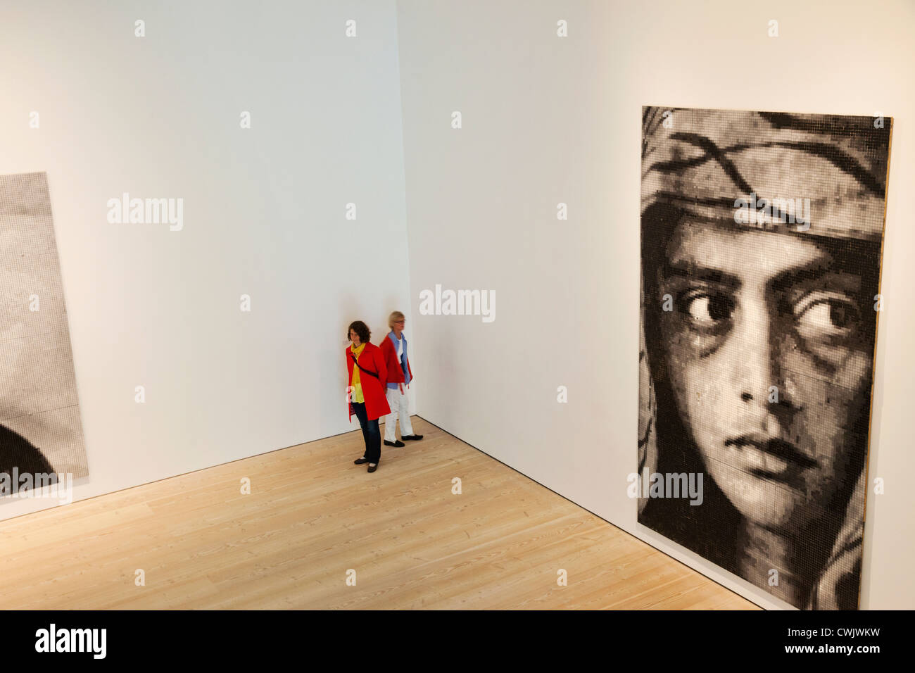 England, London, Chelsea, The Saatchi Gallery, Interior Exhibits Stock ...
