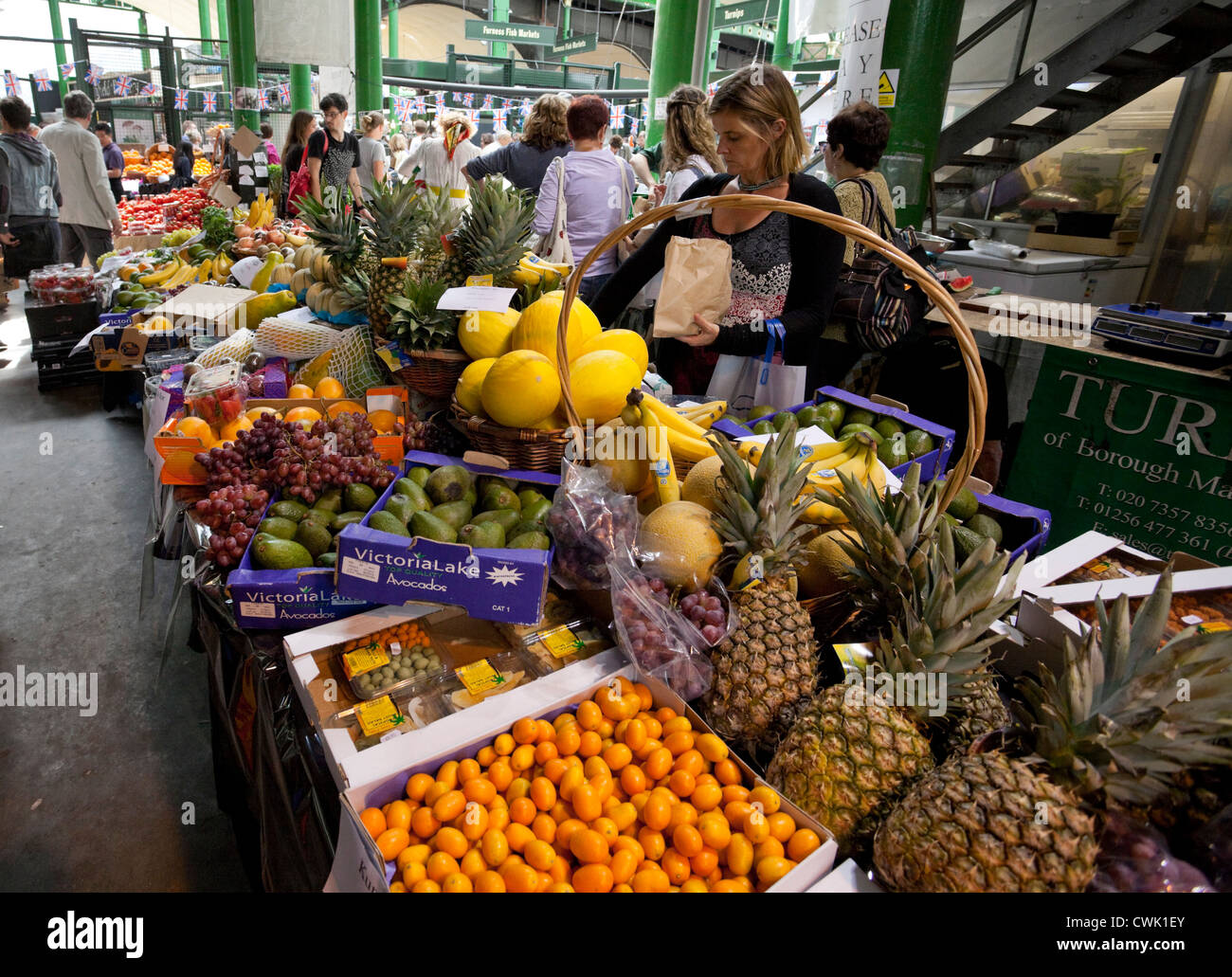Organic fruit stall, Borough Market, London, England, UK Stock Photo