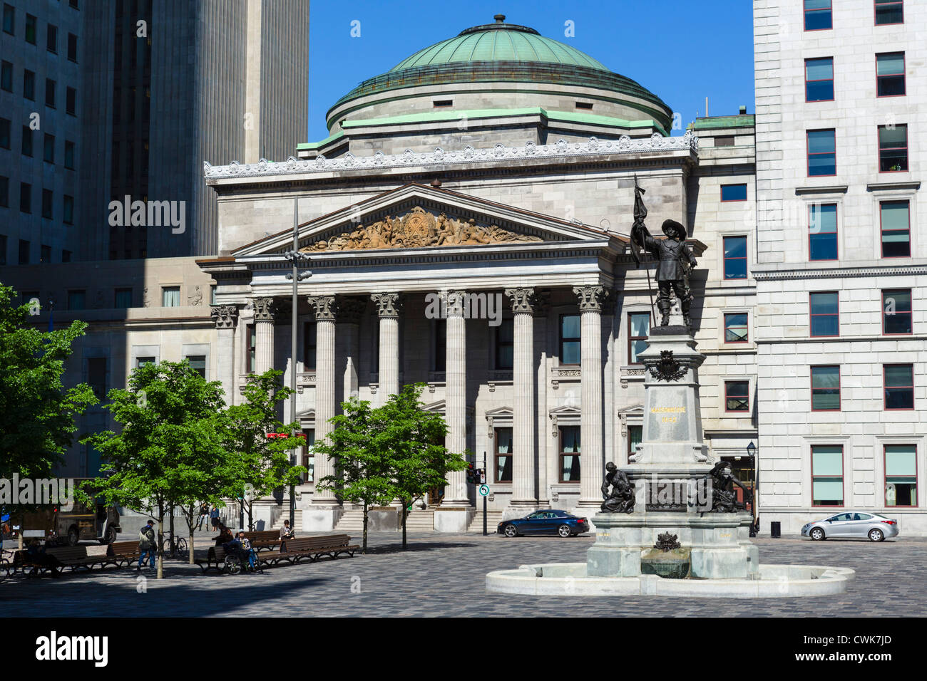 The Bank of Montreal building on the Place d'Armes, Rue Saint-Jacques, Vieux Montreal, Quebec, Canada Stock Photo