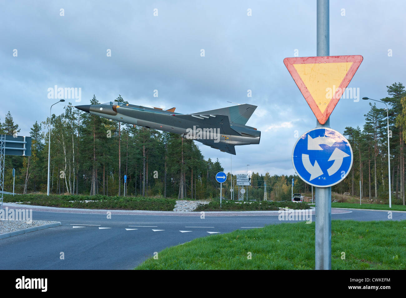 Give way and roundabout sign hires stock photography and images Alamy
