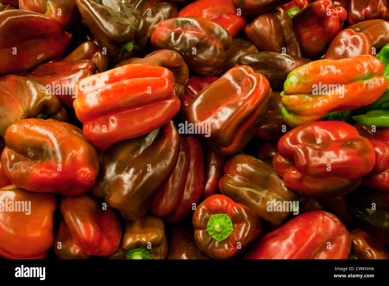 red peppers at the supermarket Stock Photo - Alamy