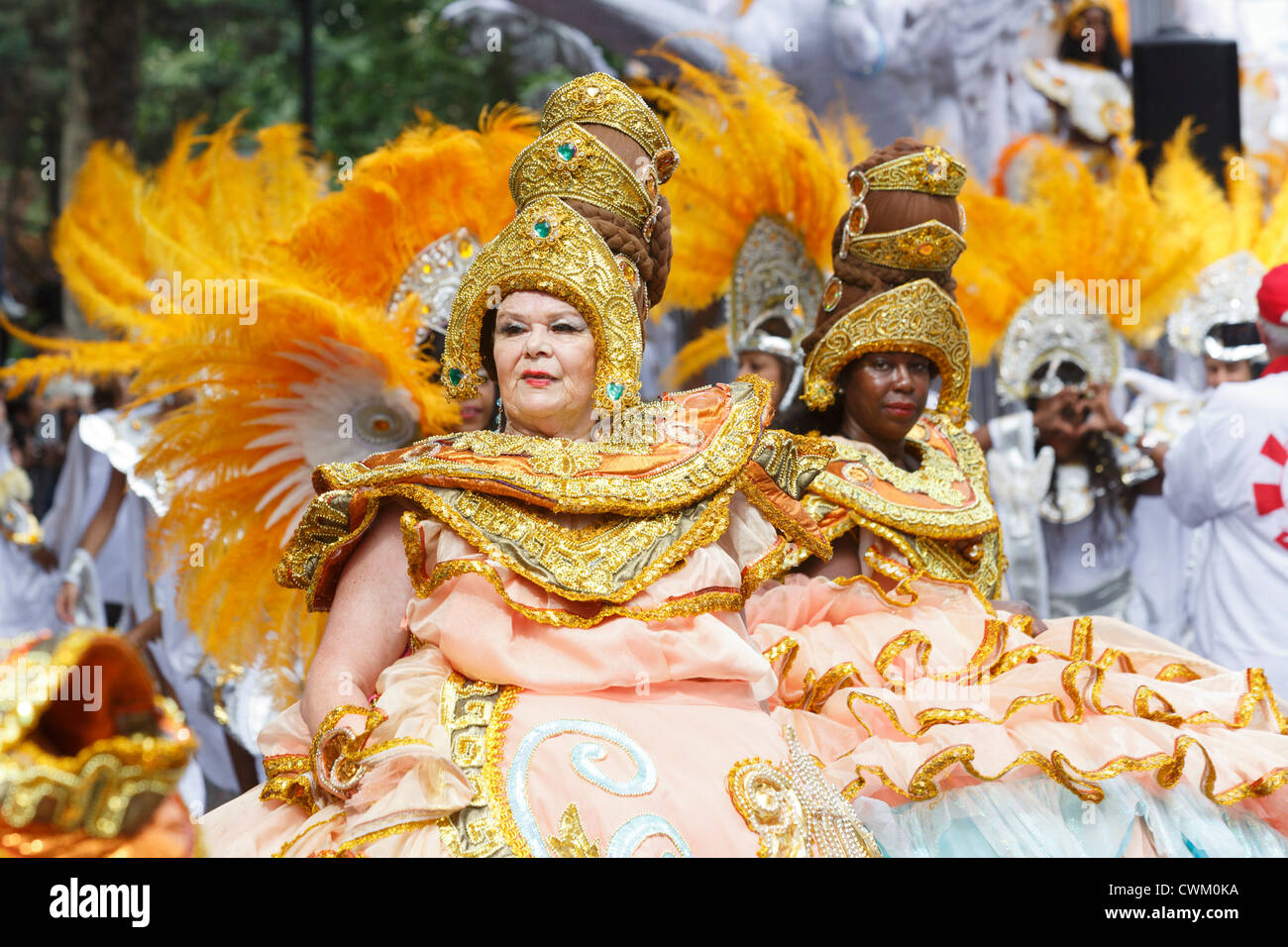 Carnival costumes women samba hi-res stock photography and images - Alamy
