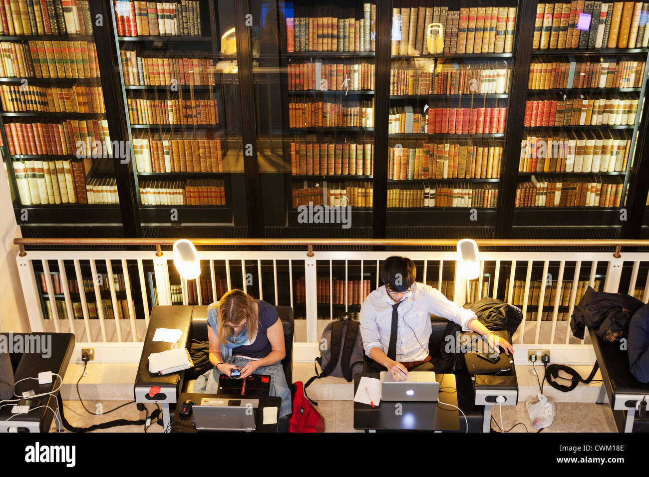 Books students interior london hi-res stock photography and images - Alamy