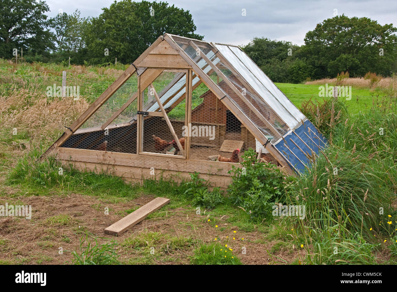 Chicken coop hires stock photography and images Alamy