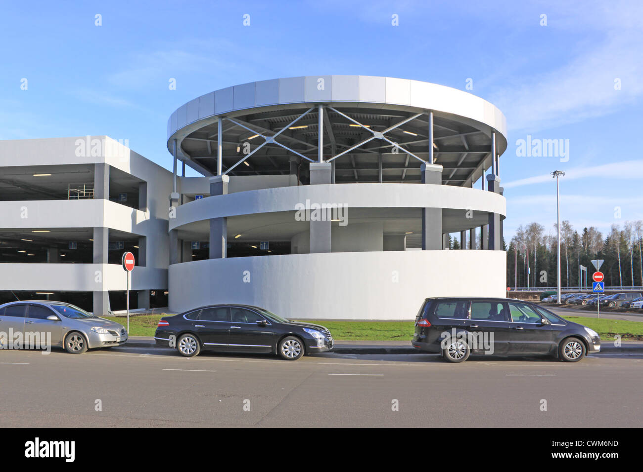 Moscow's Airport Parking:  Don't Get Lost in the Parking Maze!