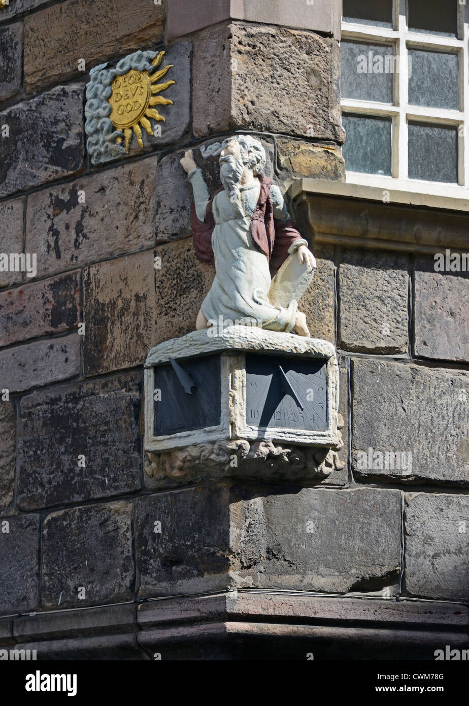 Moses sundial on John Knox House. The Royal Mile, Edinburgh, Mid Lothian, Scotland, United Kingdom, Europe. Stock Photo