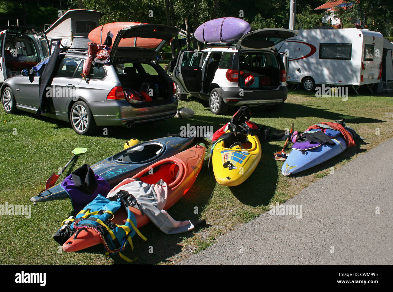 Loading kayaks at the River Inn, Aktiv Camping, Prutz, Austria Stock Photo