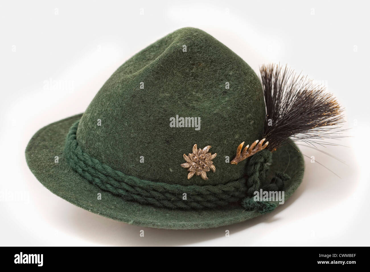 White traditional hat hi-res stock photography and images - Alamy