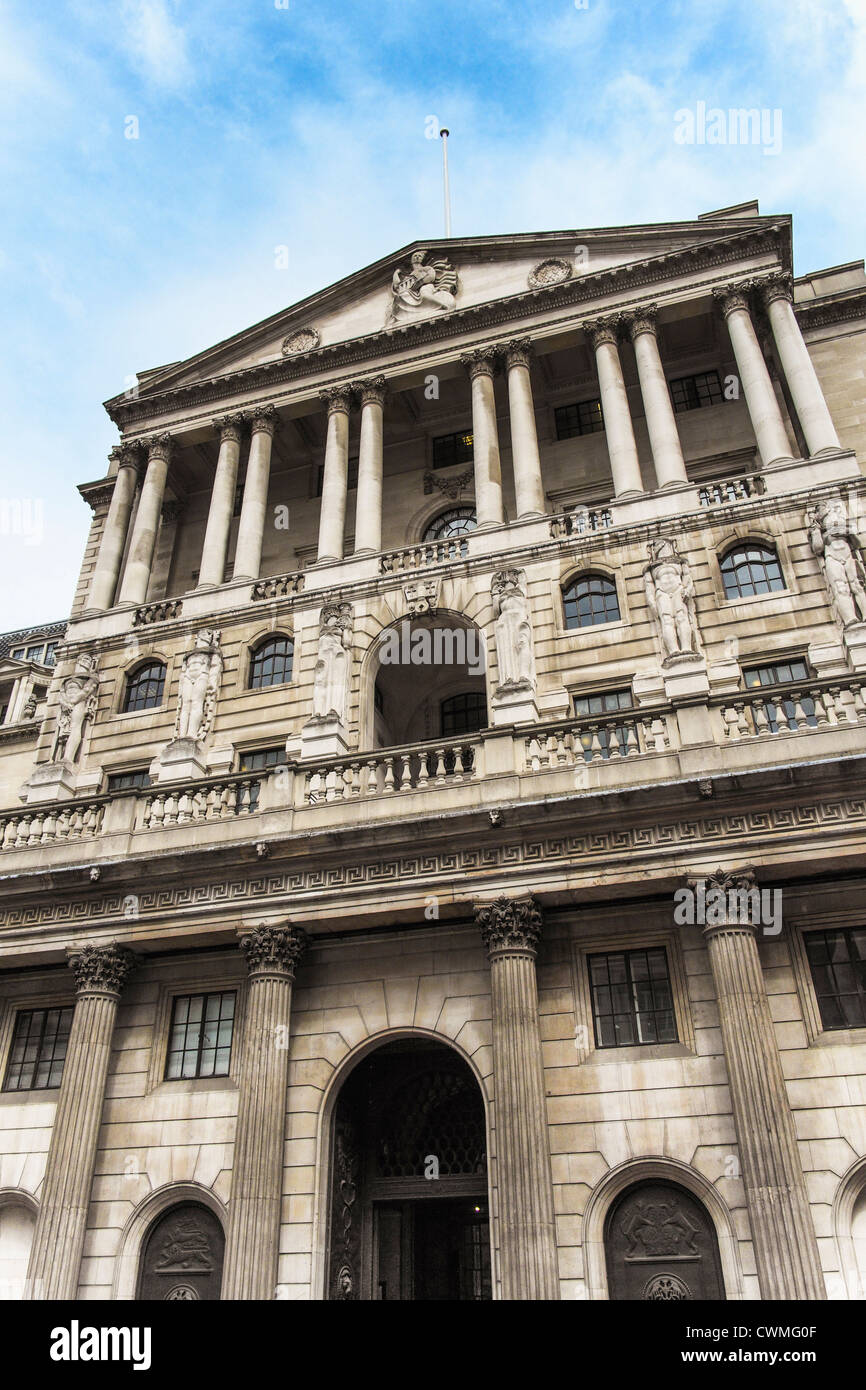 Facade of the bank of england hi-res stock photography and images - Alamy