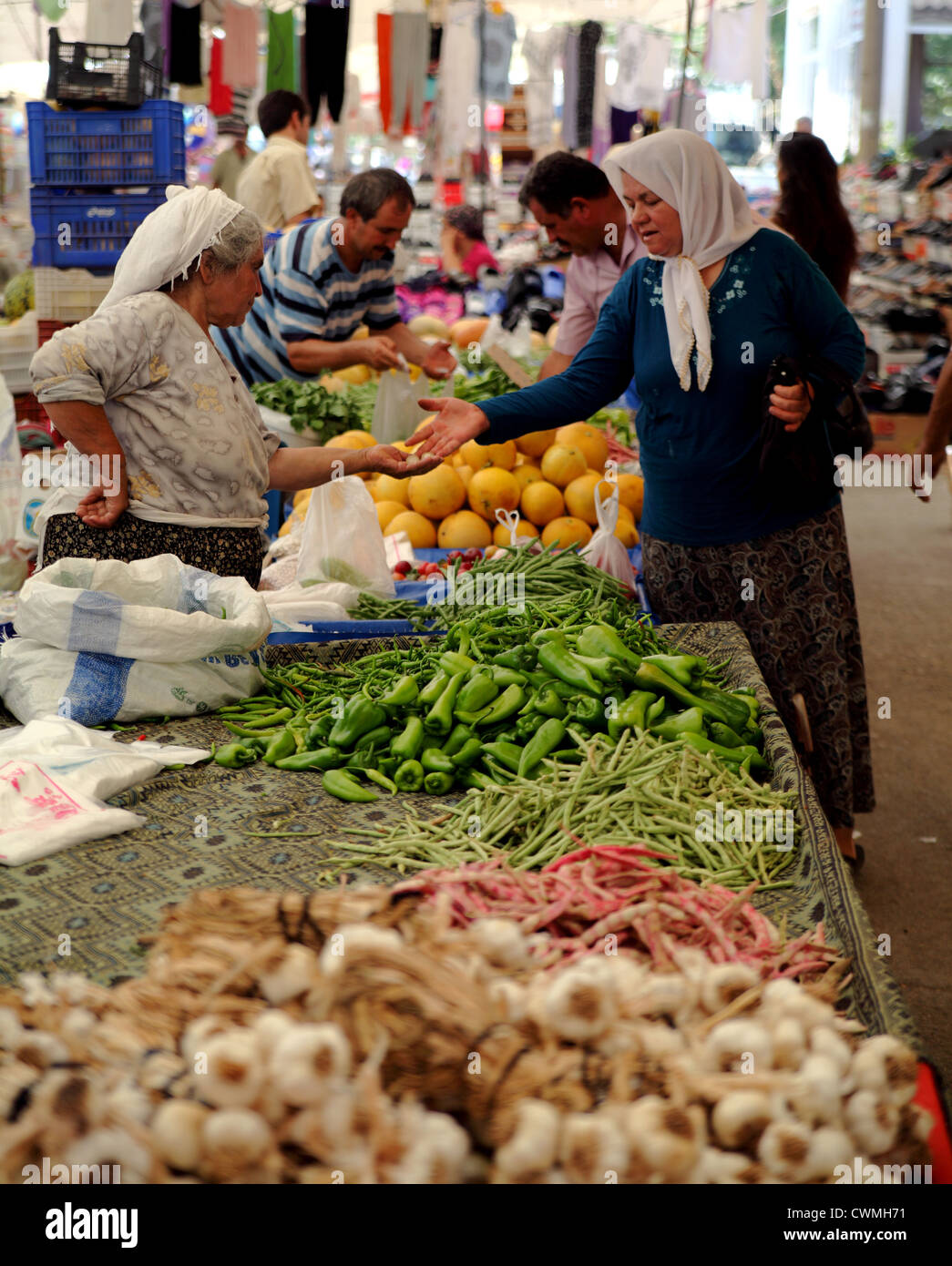 Turkish Shopkeeper Female shopkeeper hi-res stock photography and images - Alamy