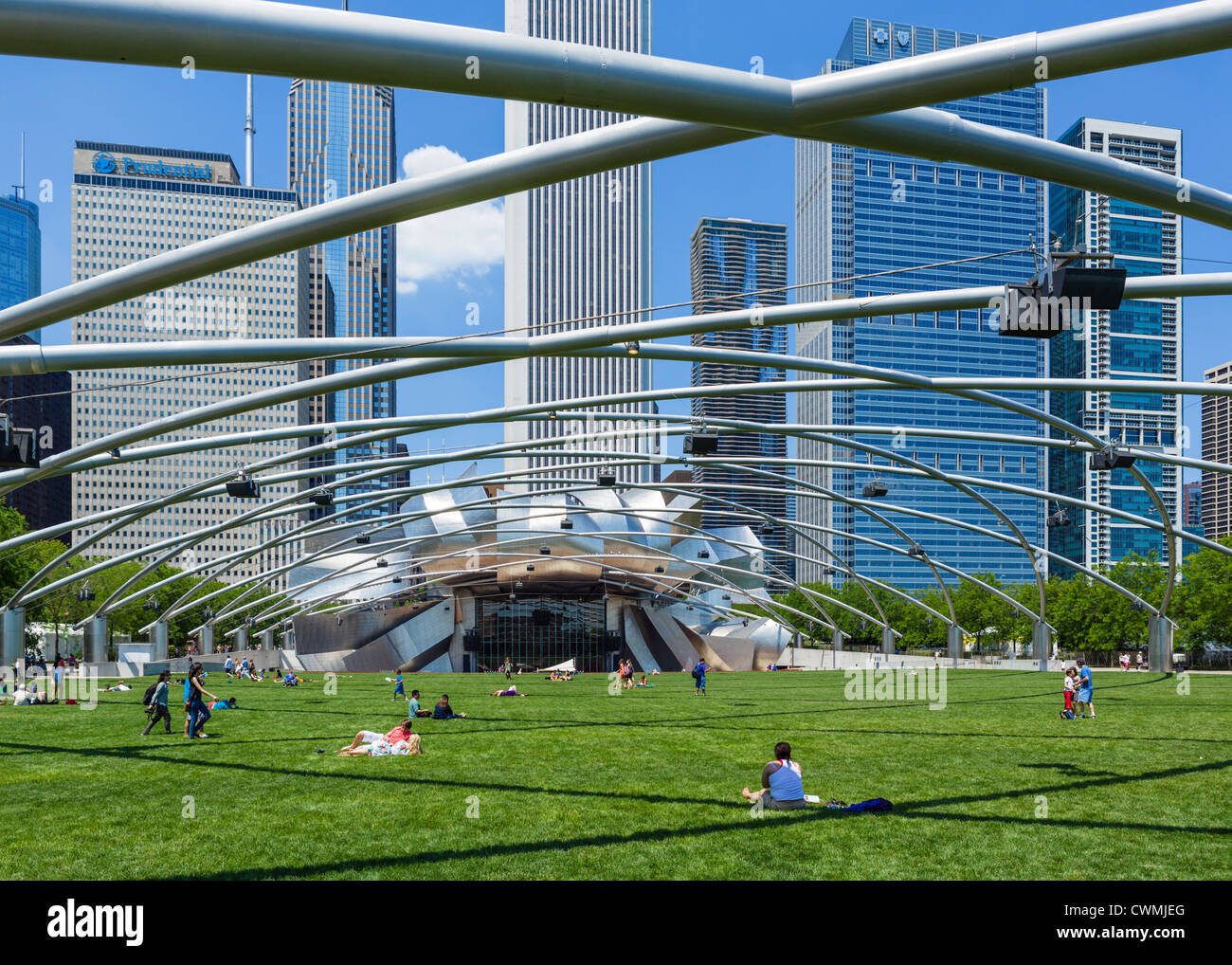 Great lawn millennium park chicago hires stock photography and images