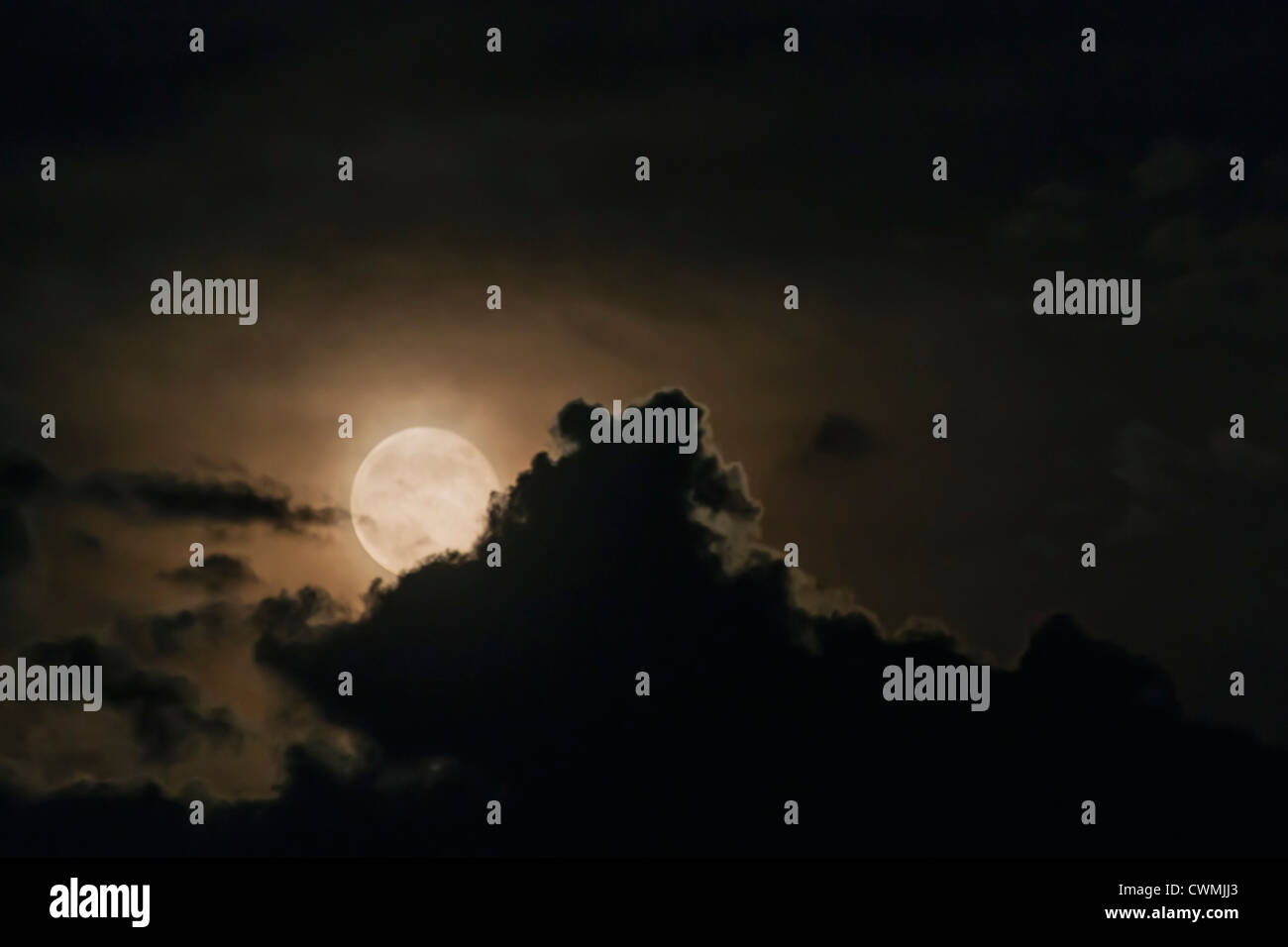 Full moon night sky clouds hi-res stock photography and images - Alamy
