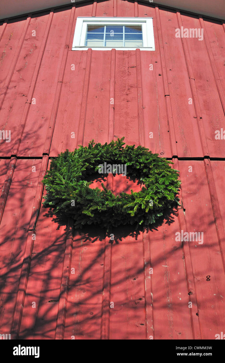 spirit, Christmas wreath Illinois red barn Stock Photo