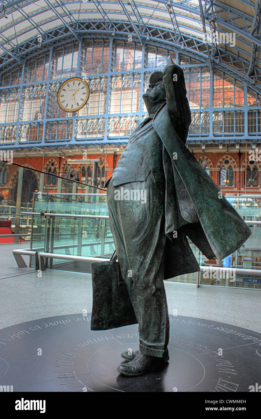 John Betjeman statue at St.Pancras International Station Stock Photo