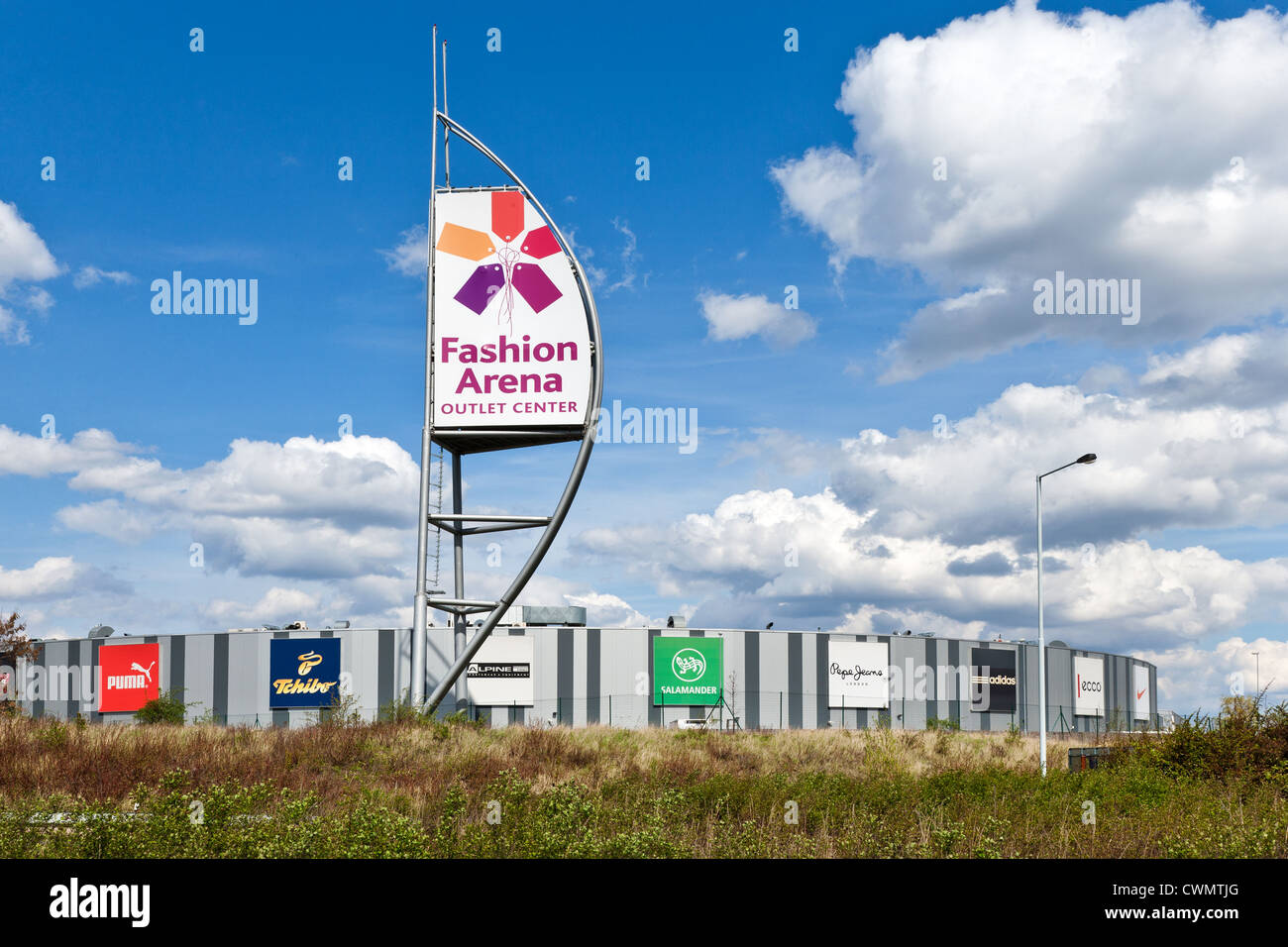 Fashion arena prague outlet hi-res stock photography and images - Alamy
