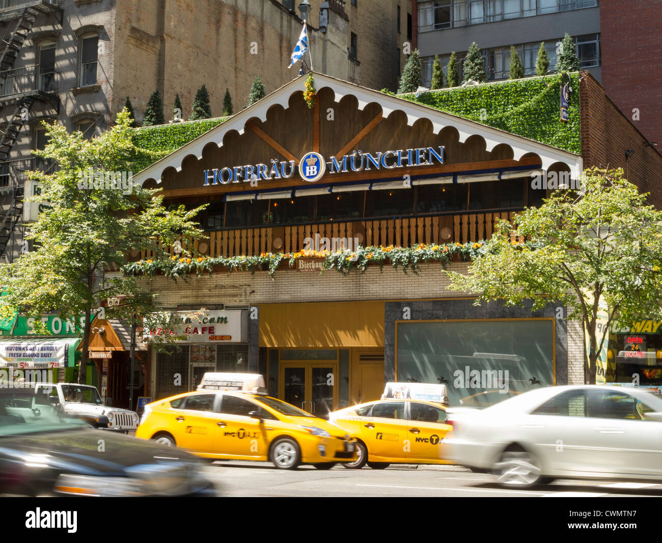 Hofbrau Munchen Bierhaus and Traffic, 3nd Avenue, NYC Stock Photo Alamy
