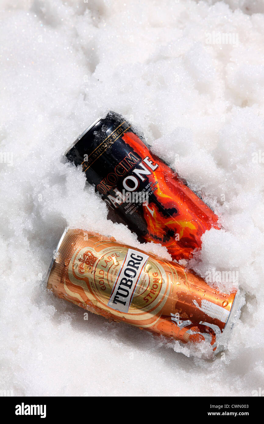 Beer cans bottle hires stock photography and images Alamy