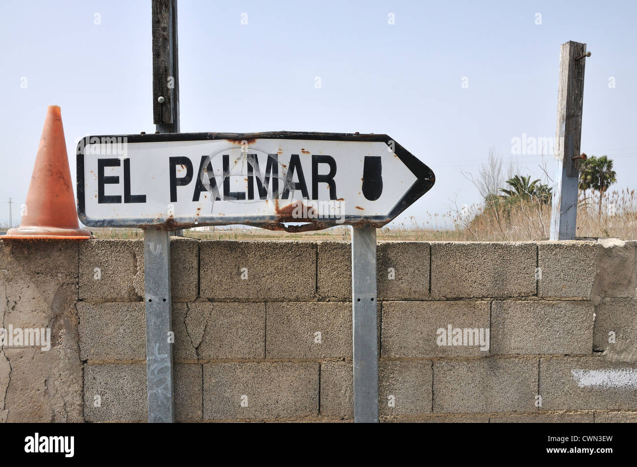 Direction sign to El Palmar (La Albufera, coastal village). Valencian ...
