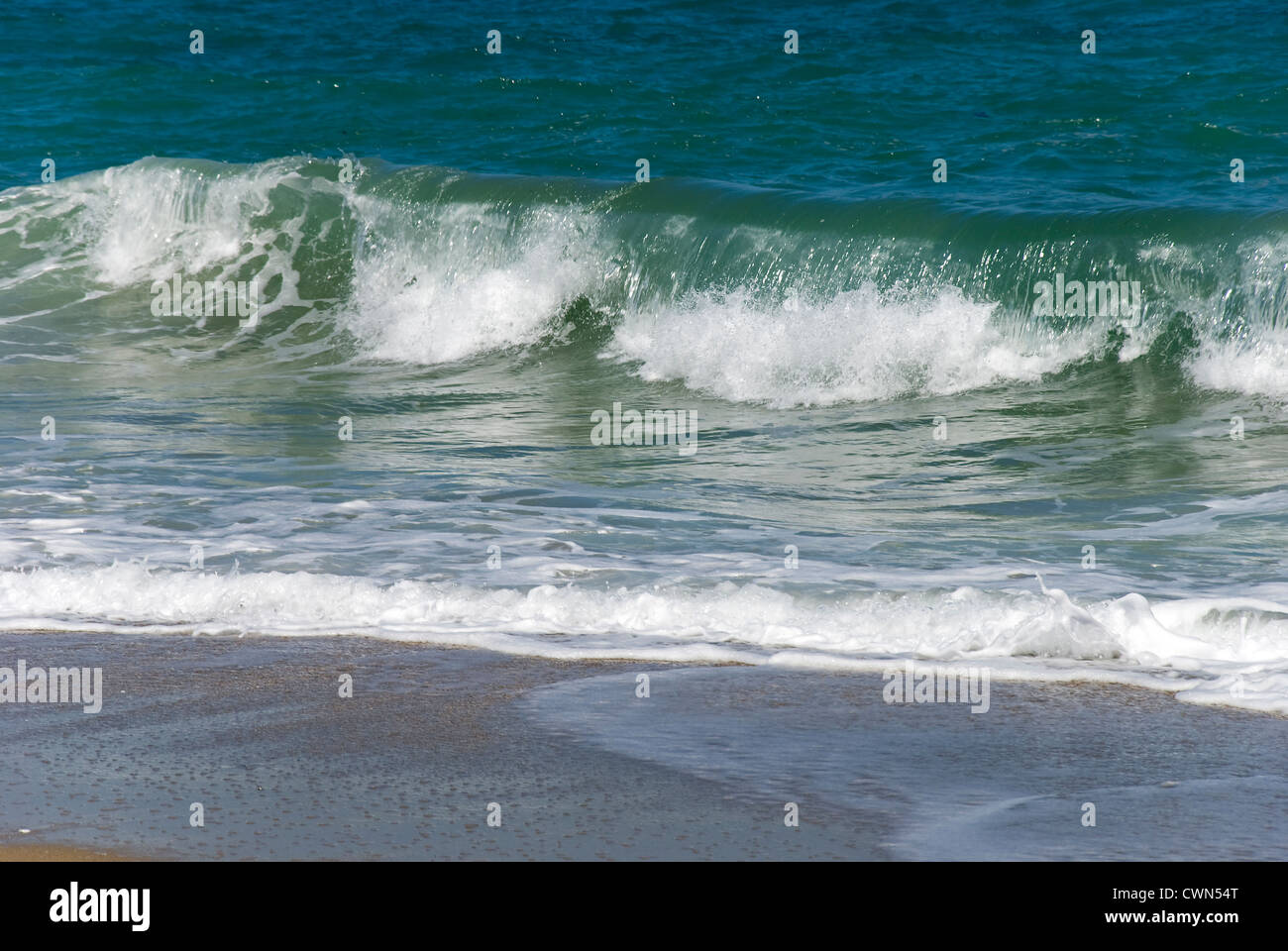 Rolling wave photos hi-res stock photography and images - Alamy