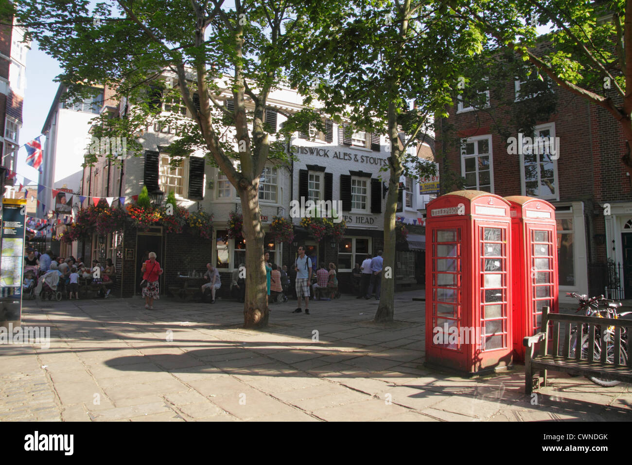 The Princes Head Pub The Green Richmond Upon Thames Surrey Stock Photo