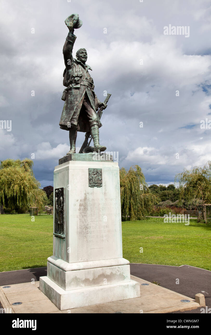 WWI Memorial Statue in Radnor Gardens in Twickenham London UK Stock Photo Alamy