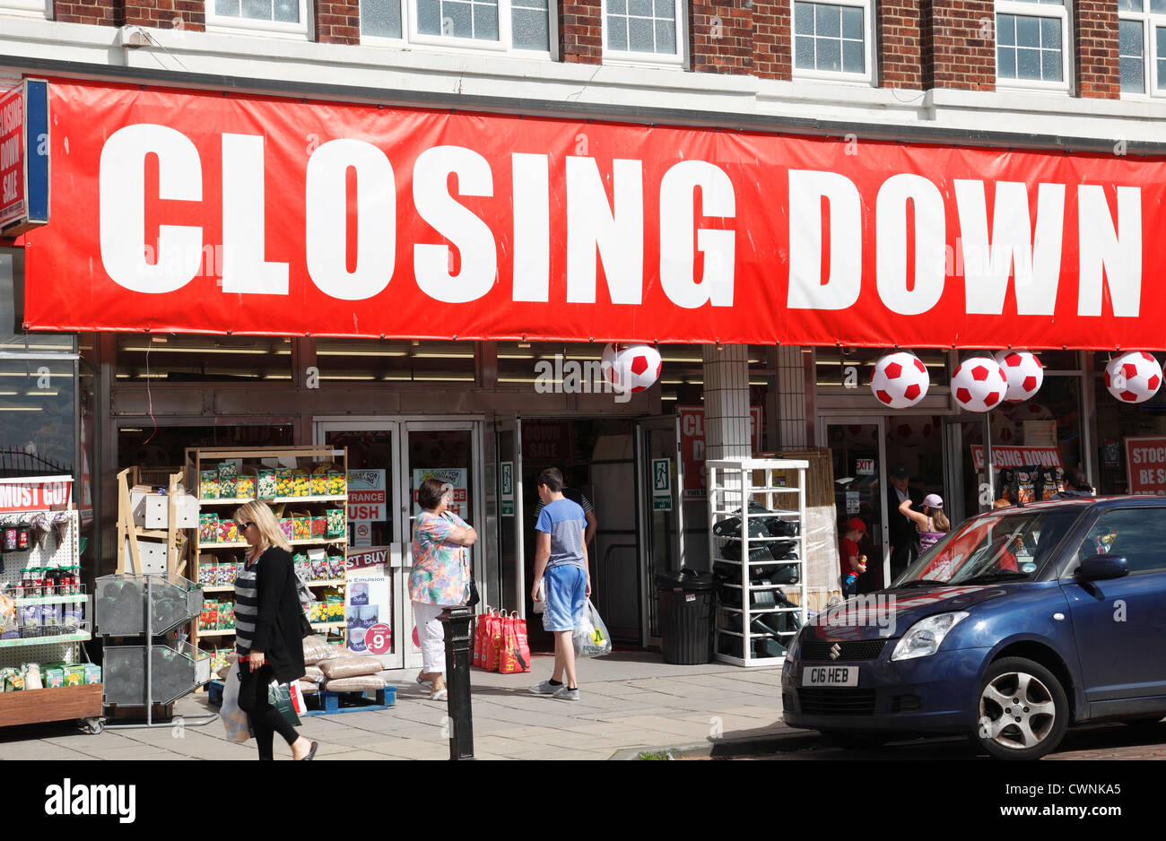 A shop closing down on a high street in the U.K. Stock Photo