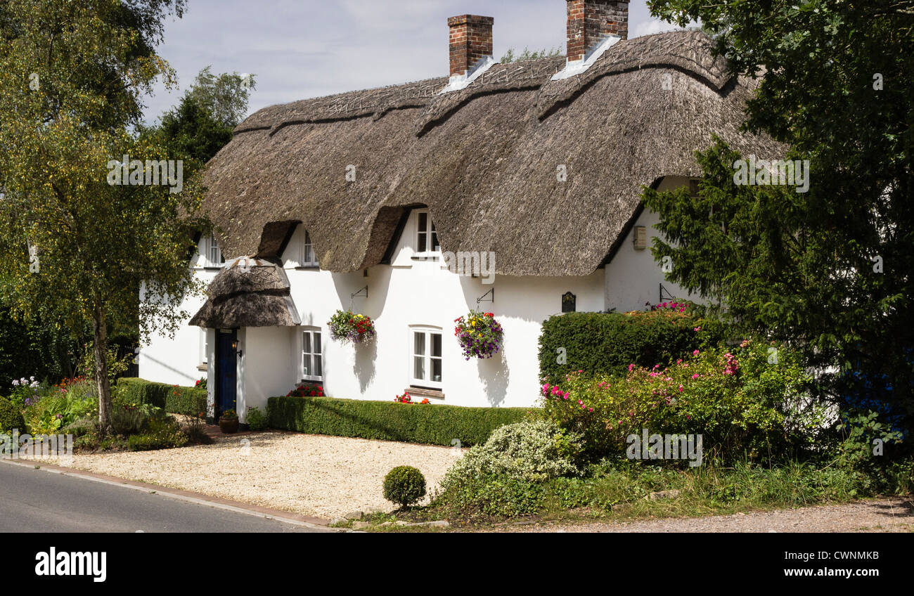 Thatched Cottage near Ringwood, Hampshire, The New Forest, UK Stock Photo