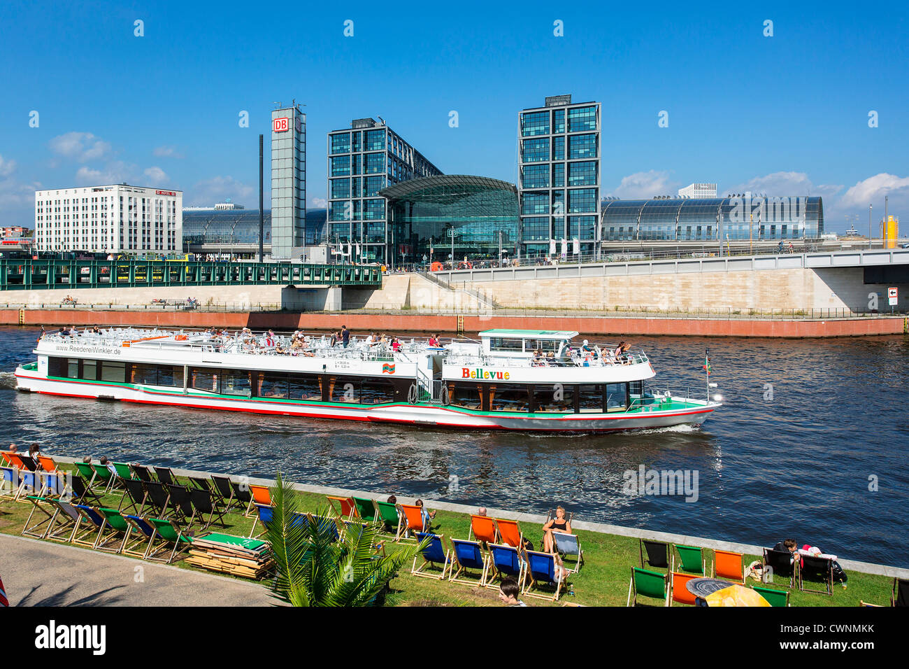 Berlin river boat hi-res stock photography and images - Alamy