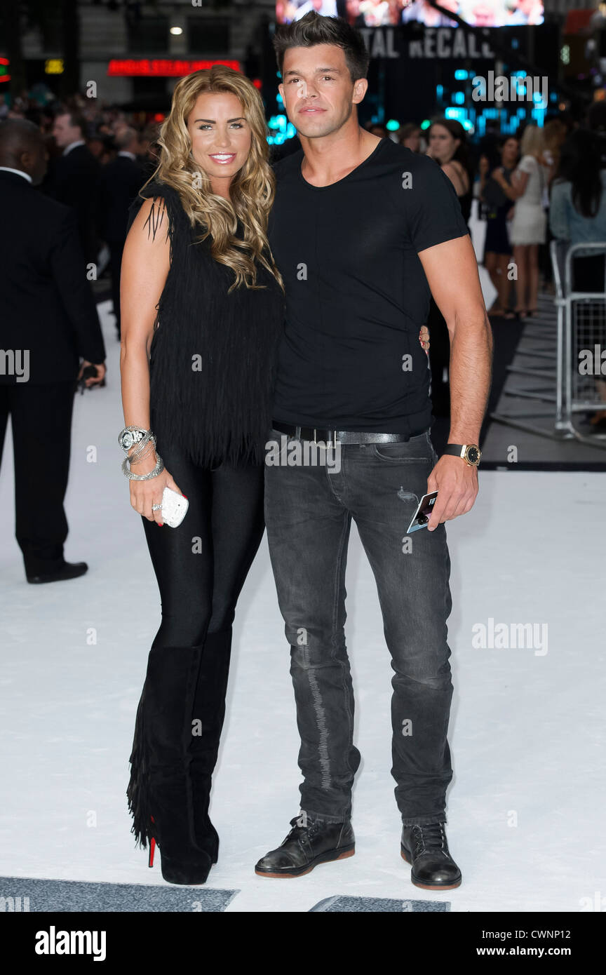 Katie Price and Leandro Penna arrive for the UK premiere of Total Recall  Stock Photo - Alamy