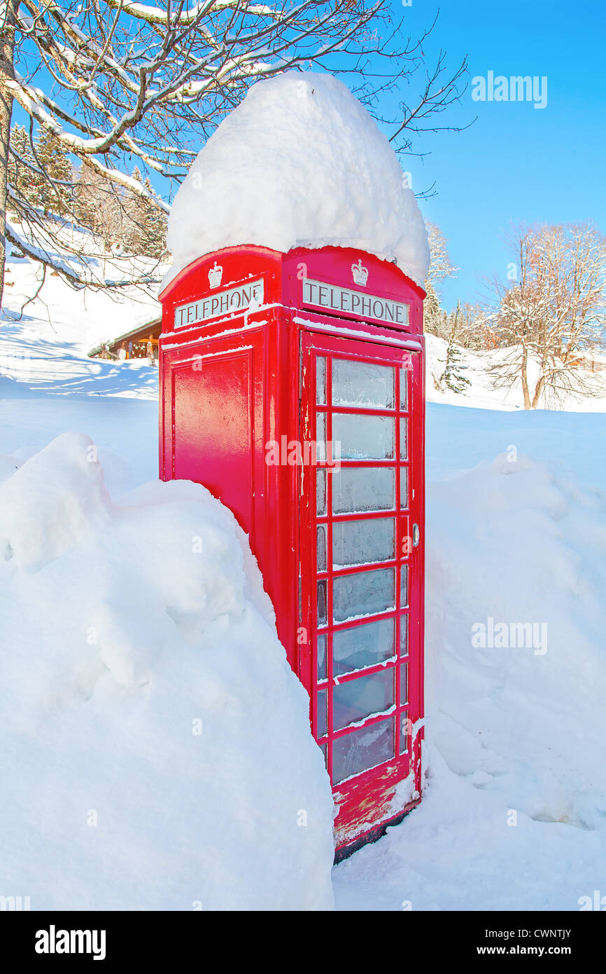 Red phone booth one famous hi-res stock photography and images - Alamy