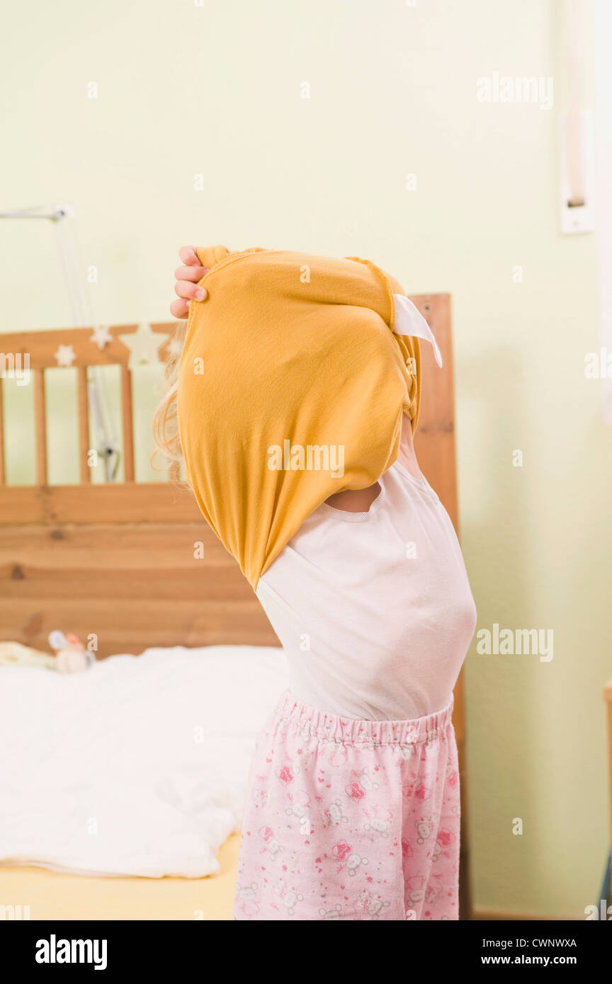 Girl Undressing Pic