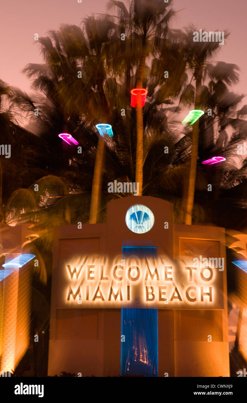 TO MIAMI BEACH SIGN MIAMI BEACH FLORIDA USA Stock Photo Alamy