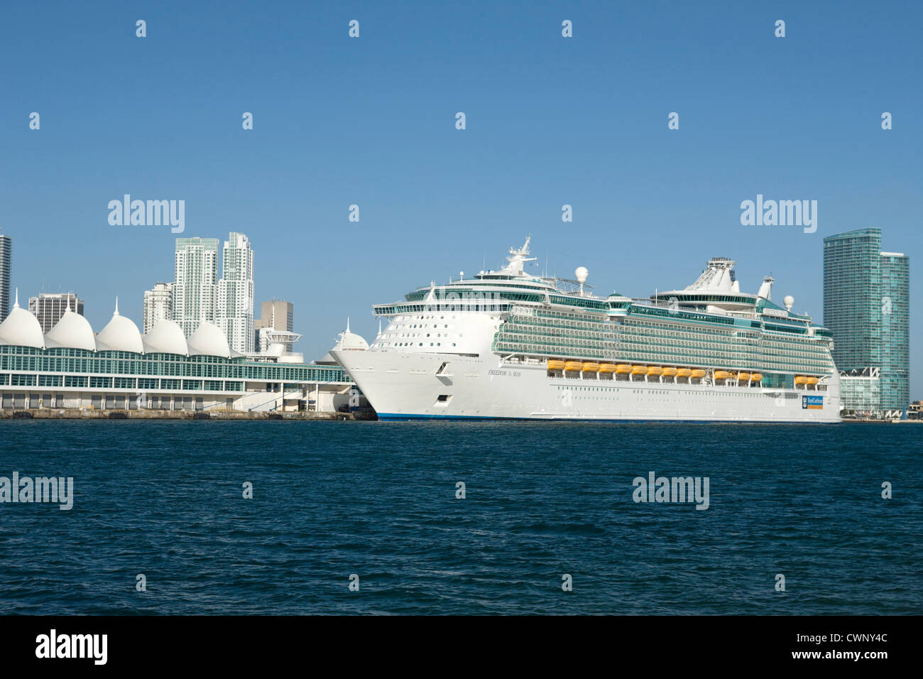 CRUISE SHIP LINER DOCKED AT PORT OF MIAMI FLORIDA USA Stock Photo - Alamy