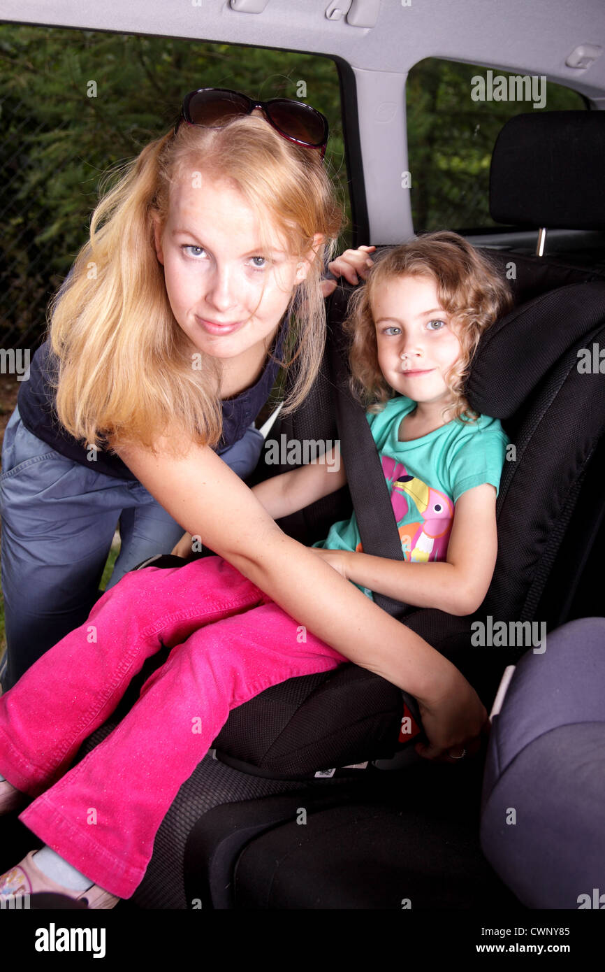 Wear safety belts hires stock photography and images Alamy