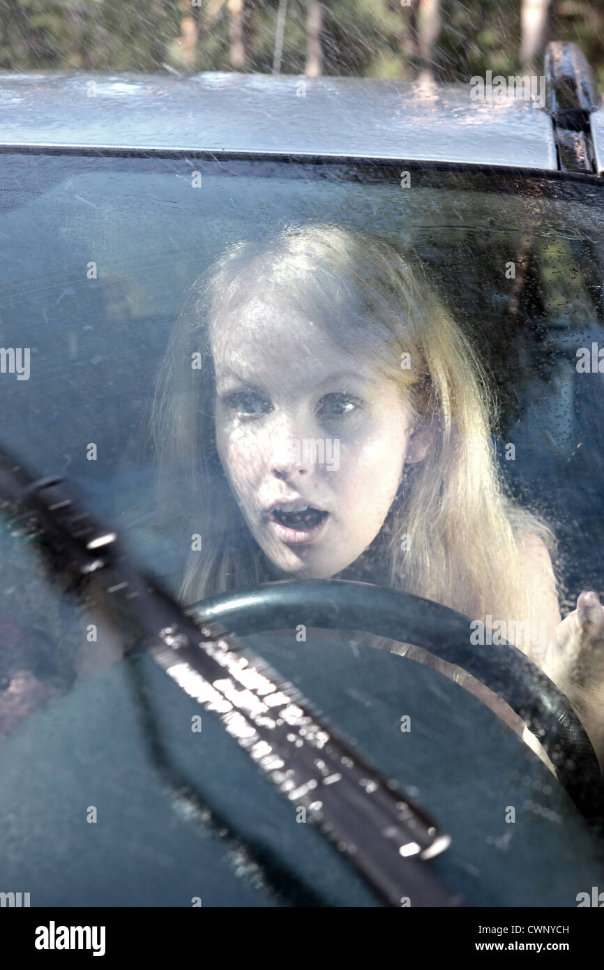 Car roadside rain woman hi-res stock photography and images - Alamy