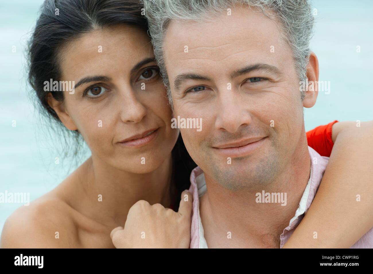 Couple 30s grey hair hi-res stock photography and images - Alamy
