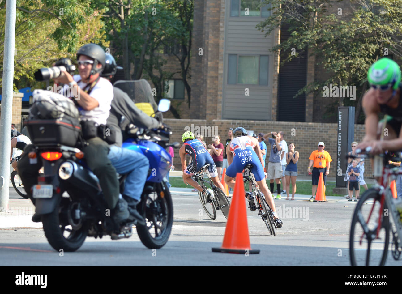 Matt Reed and Stuart Hayes of Great Britain take a tight down hill turn during the bike portion