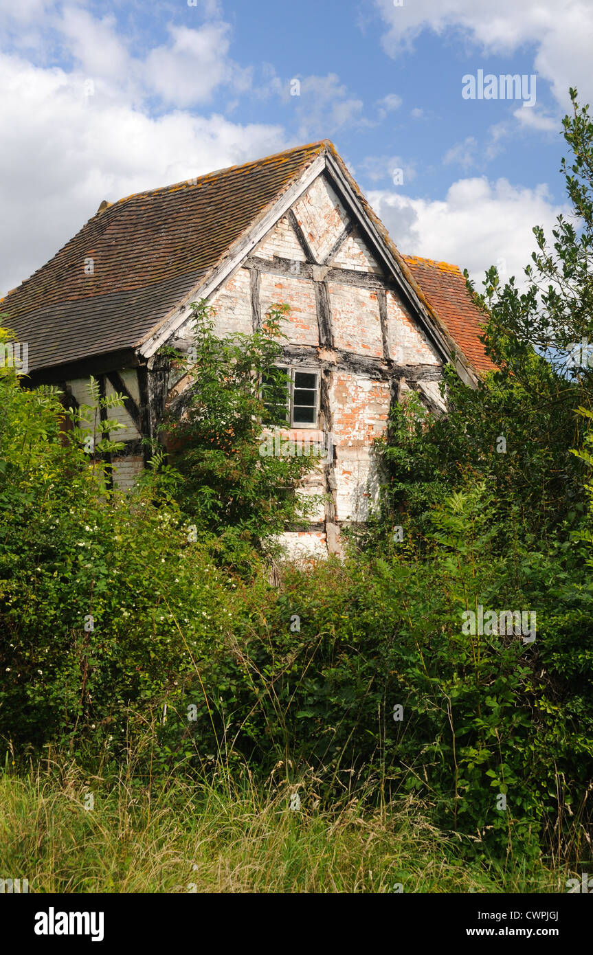 A dilapidated cottage in Dormston, Worcestershire, England Stock Photo