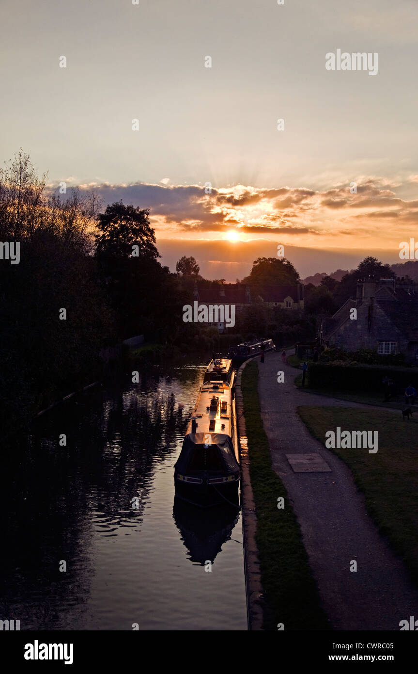 Sunset over the Kennet and Avon canal at Bathampton Stock Photo
