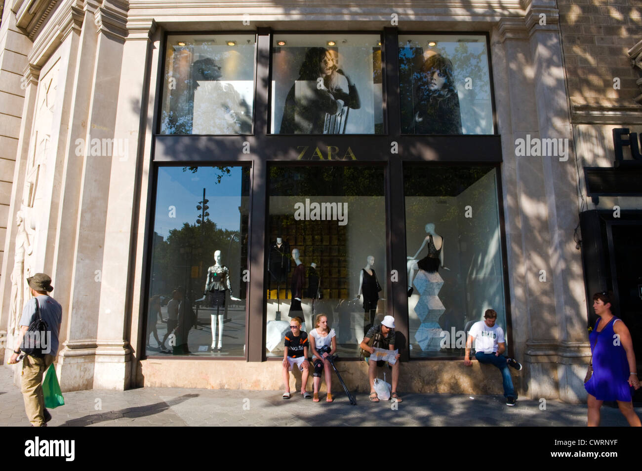 Barcelona people shopping, exterior of ZARA store Catalonia, Spain, ES  Stock Photo - Alamy