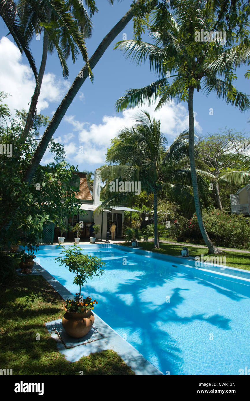 SWIMMING POOL ERNEST HEMINGWAY HOME MUSEUM (©ASA TIFT 1851) KEY WEST