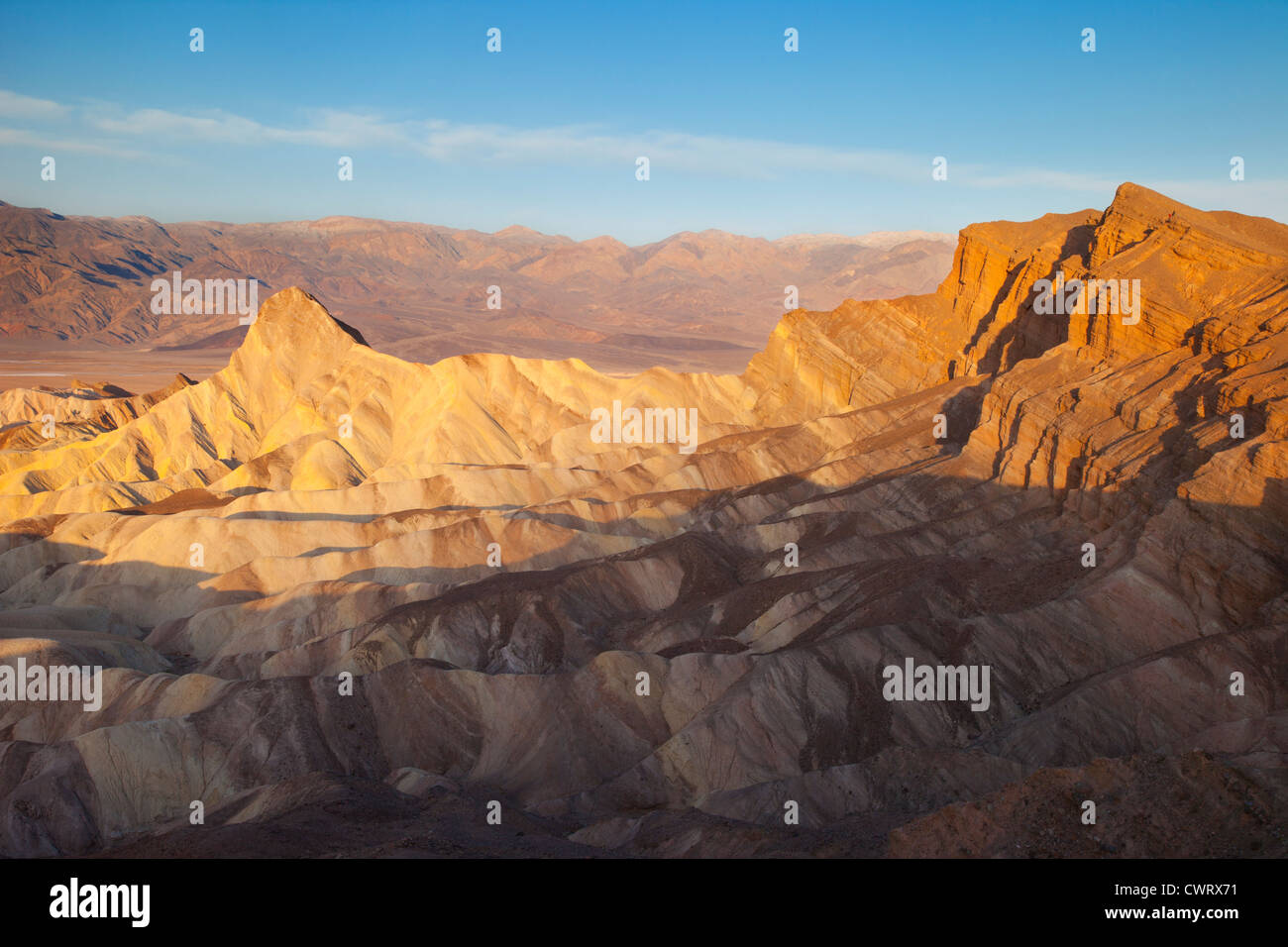 Sunrise over valley mountain hi-res stock photography and images - Alamy