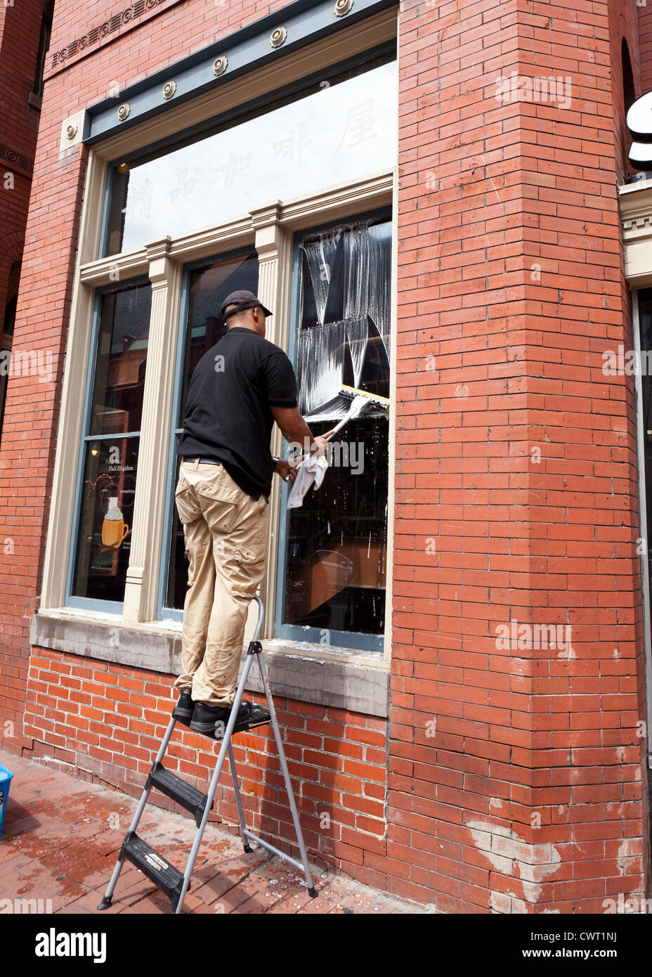 cleaning outside windows cleaning outside windows