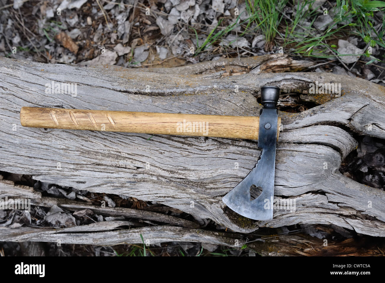Tomahawk hatchet, modern replica Stock Photo - Alamy